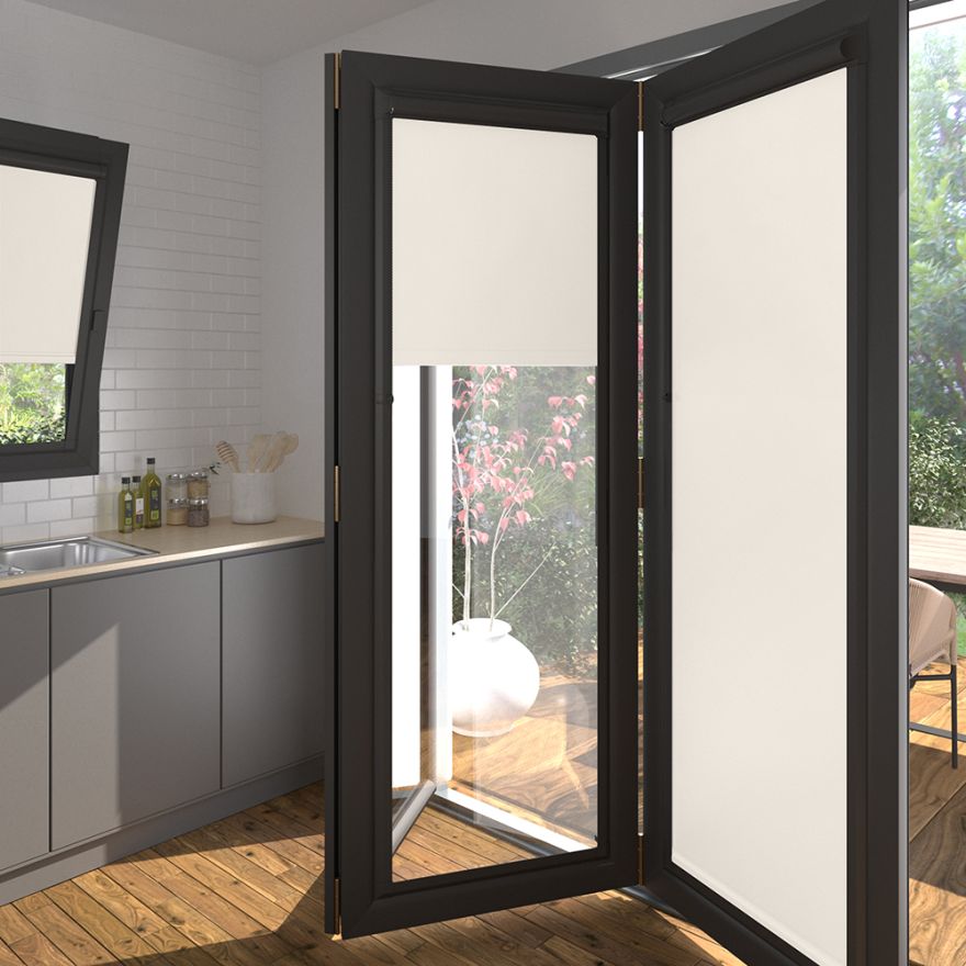 Amor Pearl Perfect Fit Blackout Roller