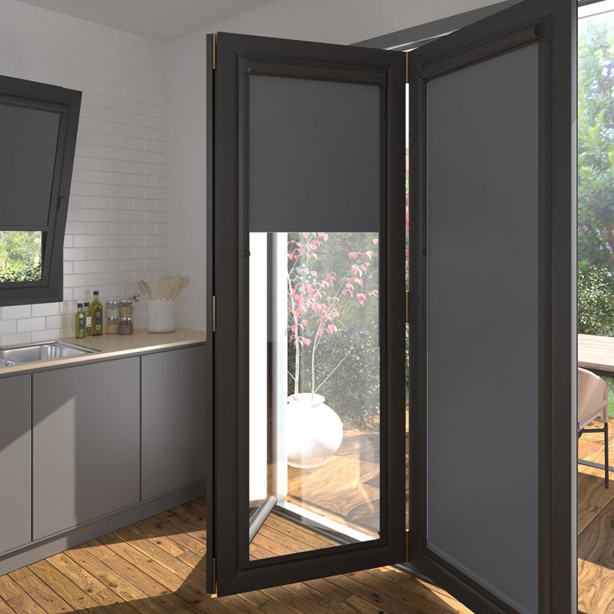 Amor Midnight Perfect Fit Blackout Roller